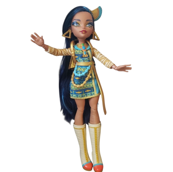 Monster High Doll Cleo De Nile G3 Clothes Boots Backpack 2022 - Picture 1 of 7